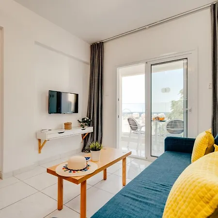 Apartment Megan Agia Napa